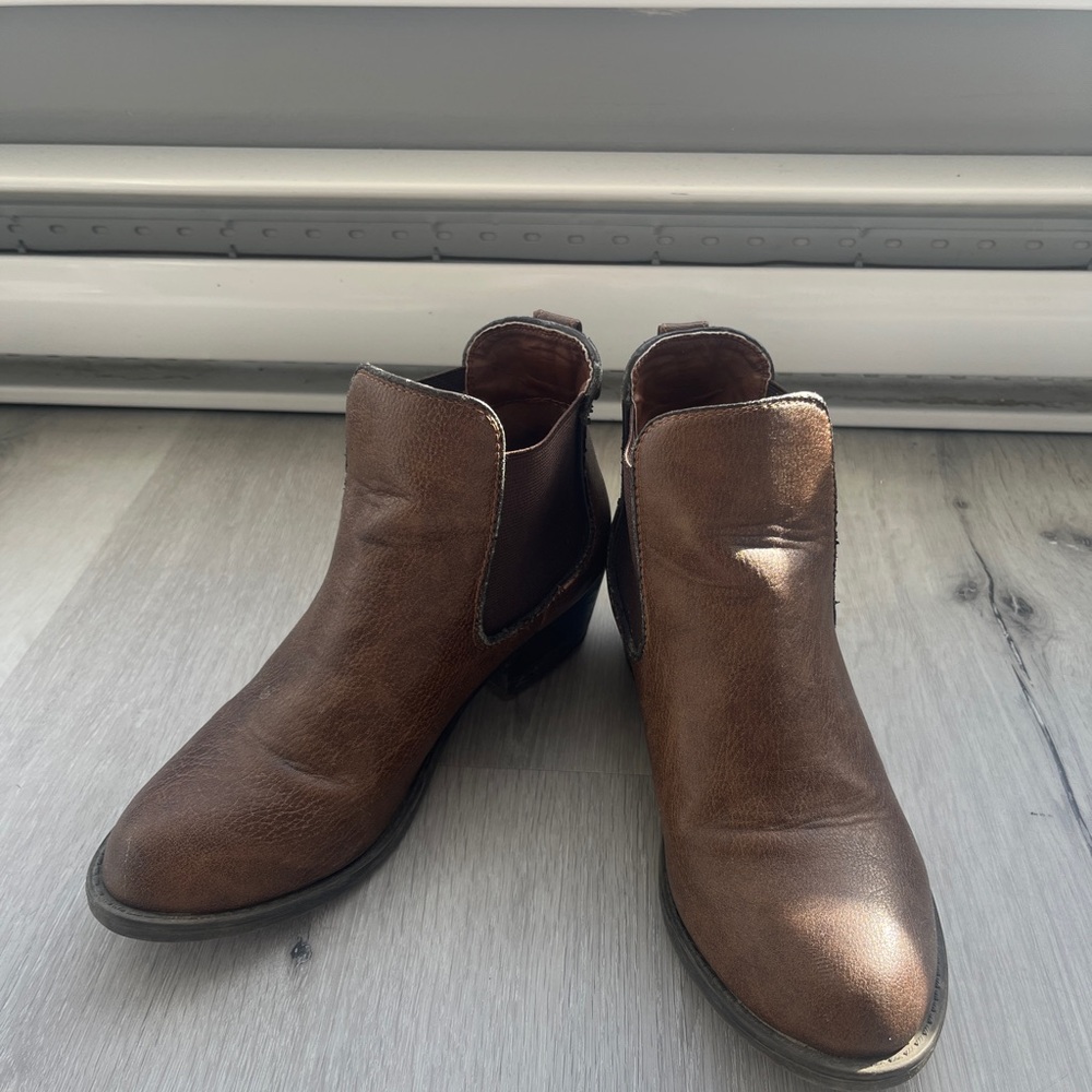 Brown ankle cowboy boots - Size 7